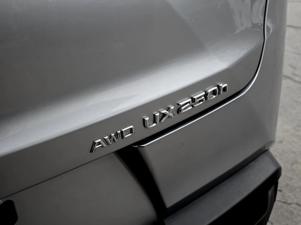 Lexus UX * 250h CVT * CARFAX * БЕЗ ПЪРВОНАЧАЛНА ВНОСКА - изображение 8