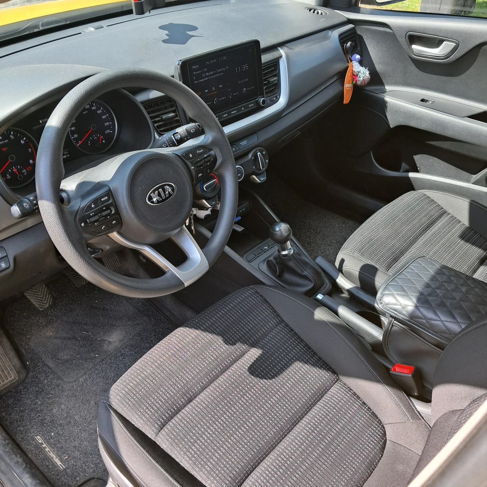 Kia Stonic Мини кросовър, снимка 4 - Автомобили и джипове - 54254662