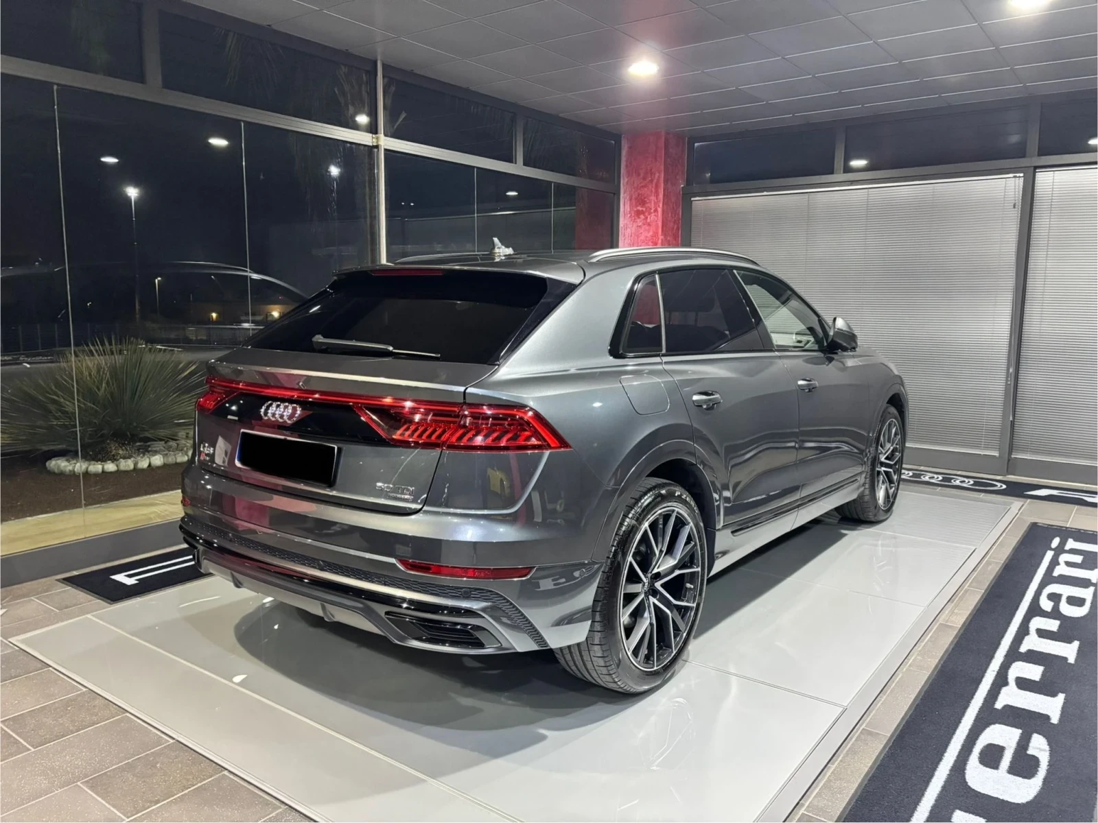 Audi Q8 3.0 TDI Quattro, снимка 4 - Автомобили и джипове - 54371357