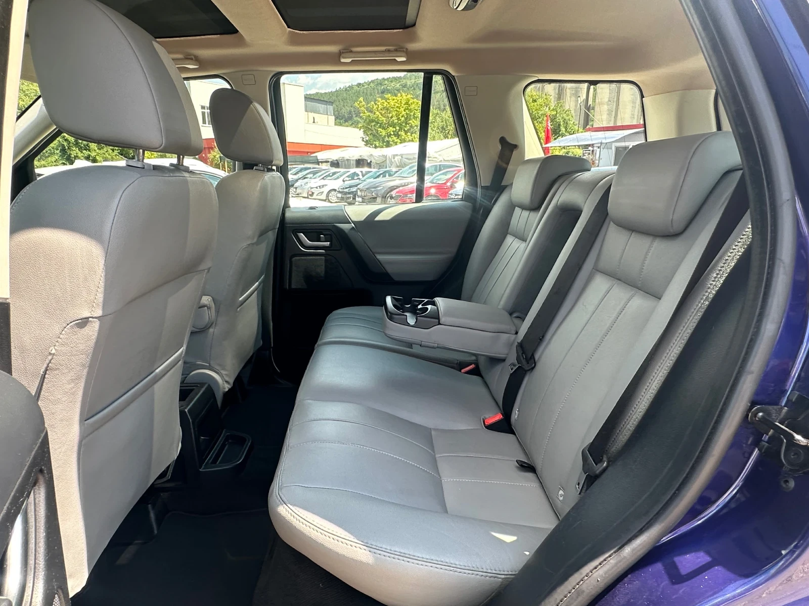 Land Rover Freelander 2.2SD4 -190к.с 4x4-АВТОМАТИК-ПАНОРАМА-НАВИ-КОЖА, снимка 13 - Автомобили и джипове - 55400296