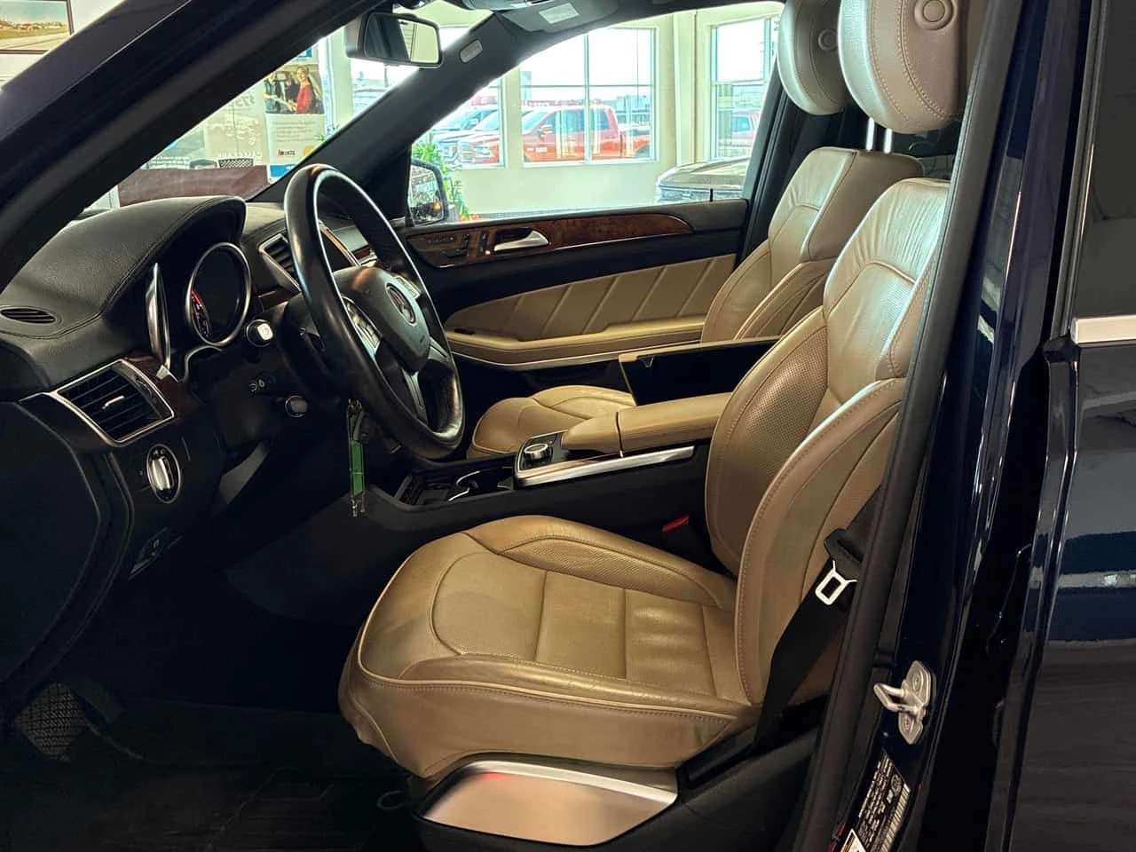 Mercedes-Benz GL 550 AMG Line * CARFAX * Без инциднети * , снимка 11 - Автомобили и джипове - 55440291