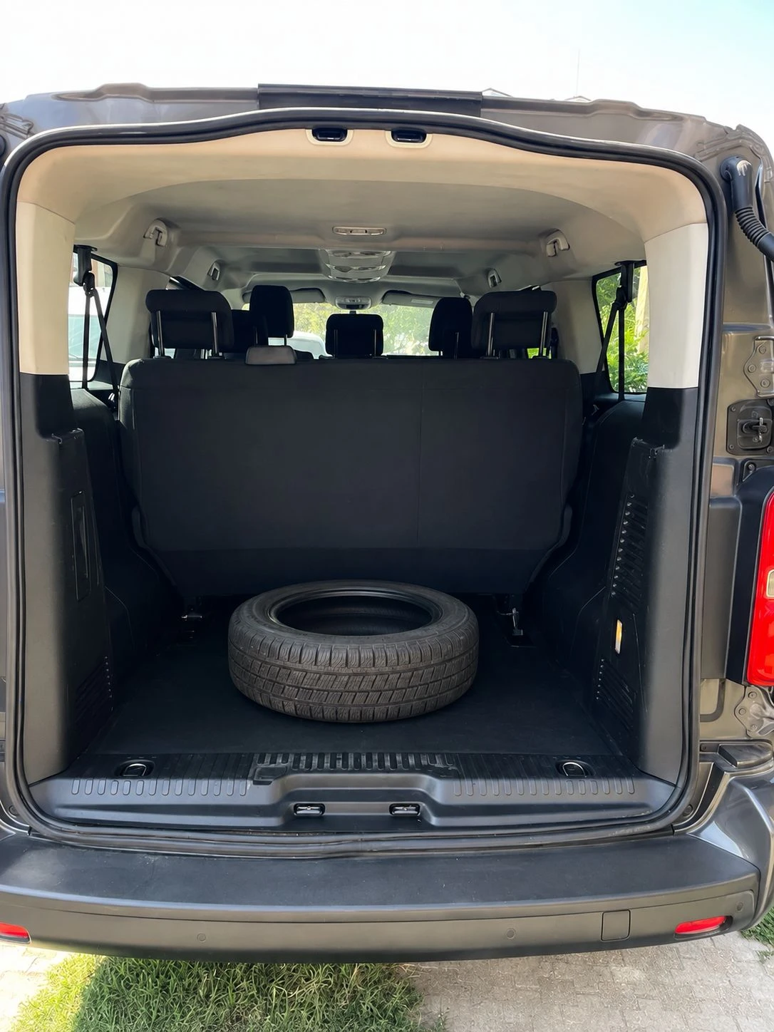 Opel Vivaro 8+ 1, снимка 10 - Бусове и автобуси - 55549832