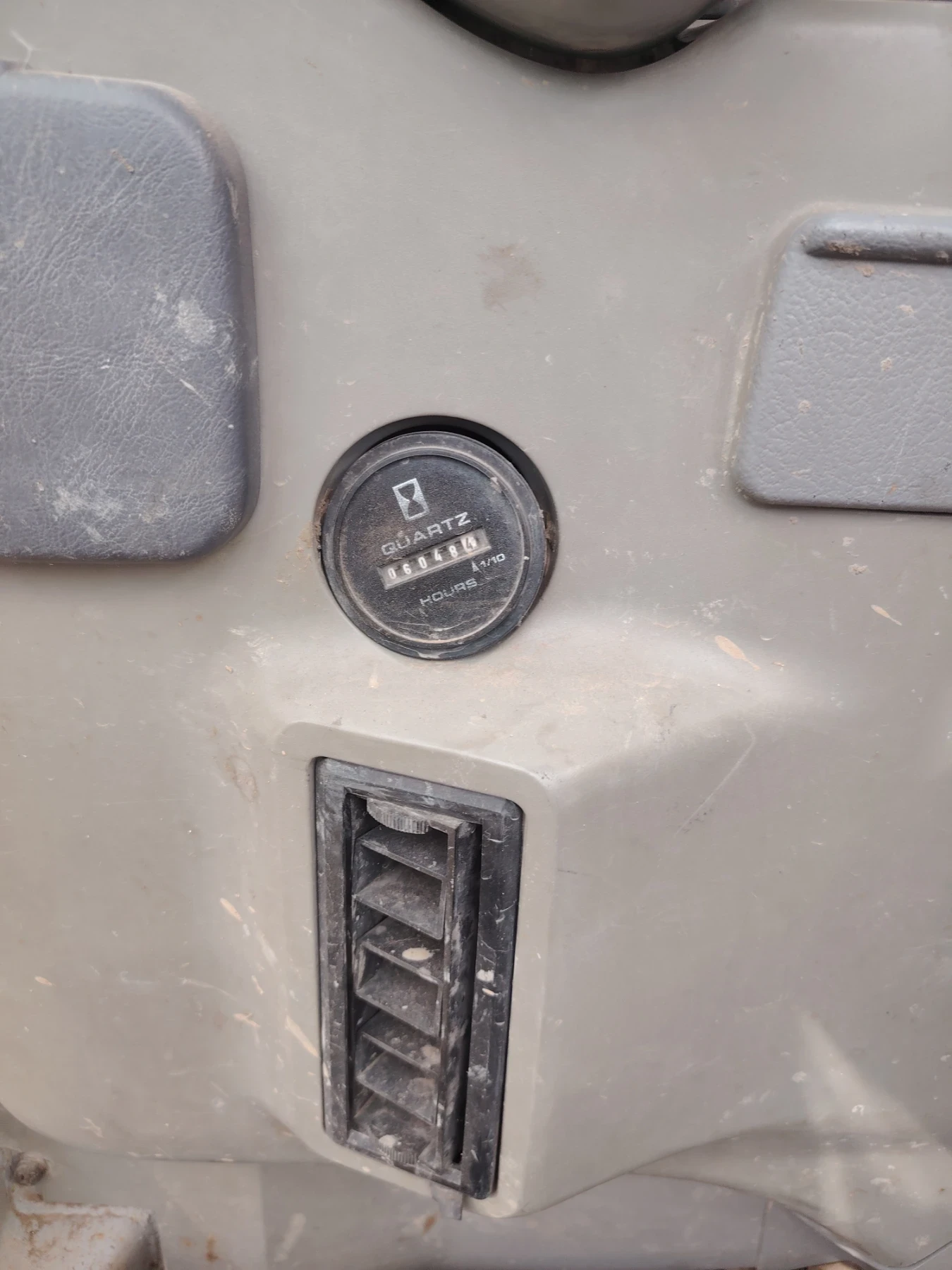 Багер New Holland E70SR, снимка 9 - Индустриална техника - 55836380