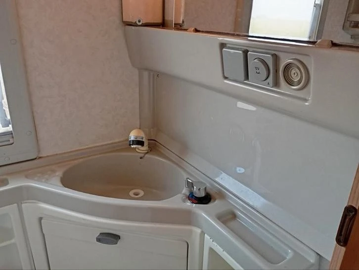 Кемпер Fendt Пежо 209 - изображение 9