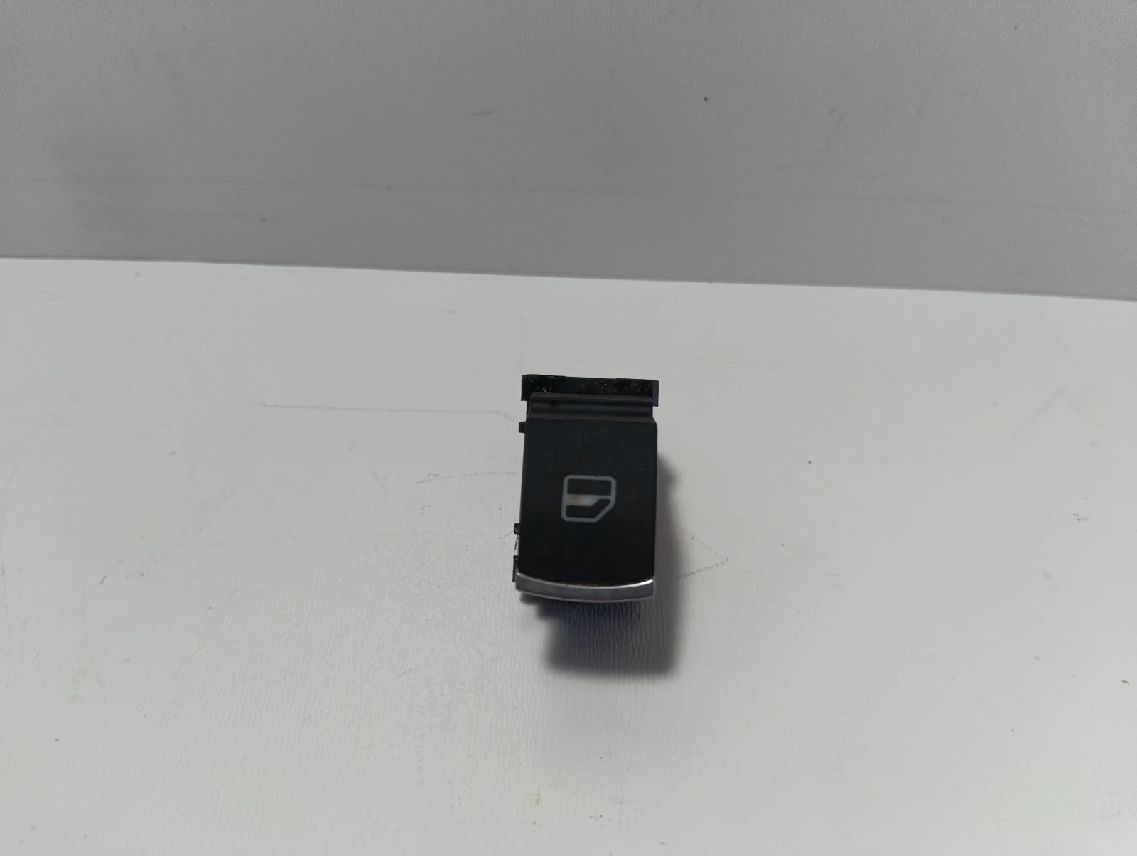 копче ел. стъкла 5K0959855 VW Passat CC