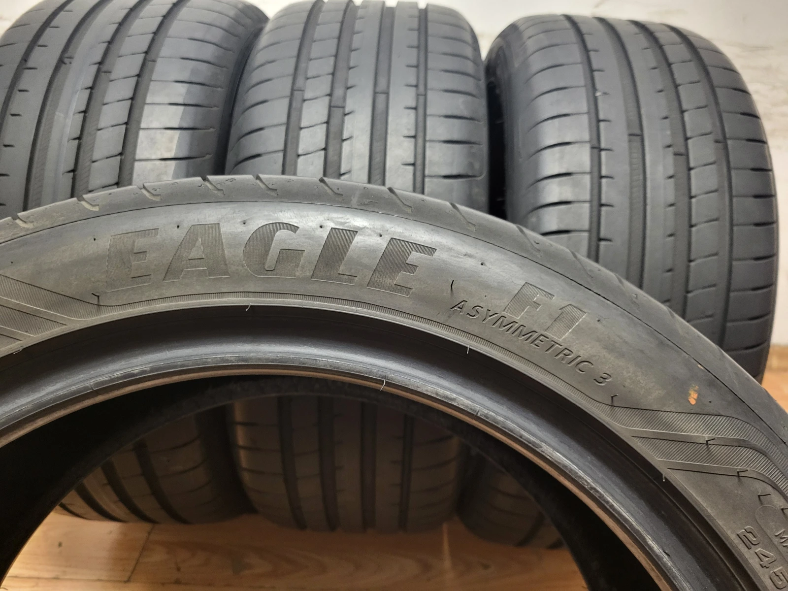 Гуми Летни 245/45R18, снимка 9 - Гуми и джанти - 55168435