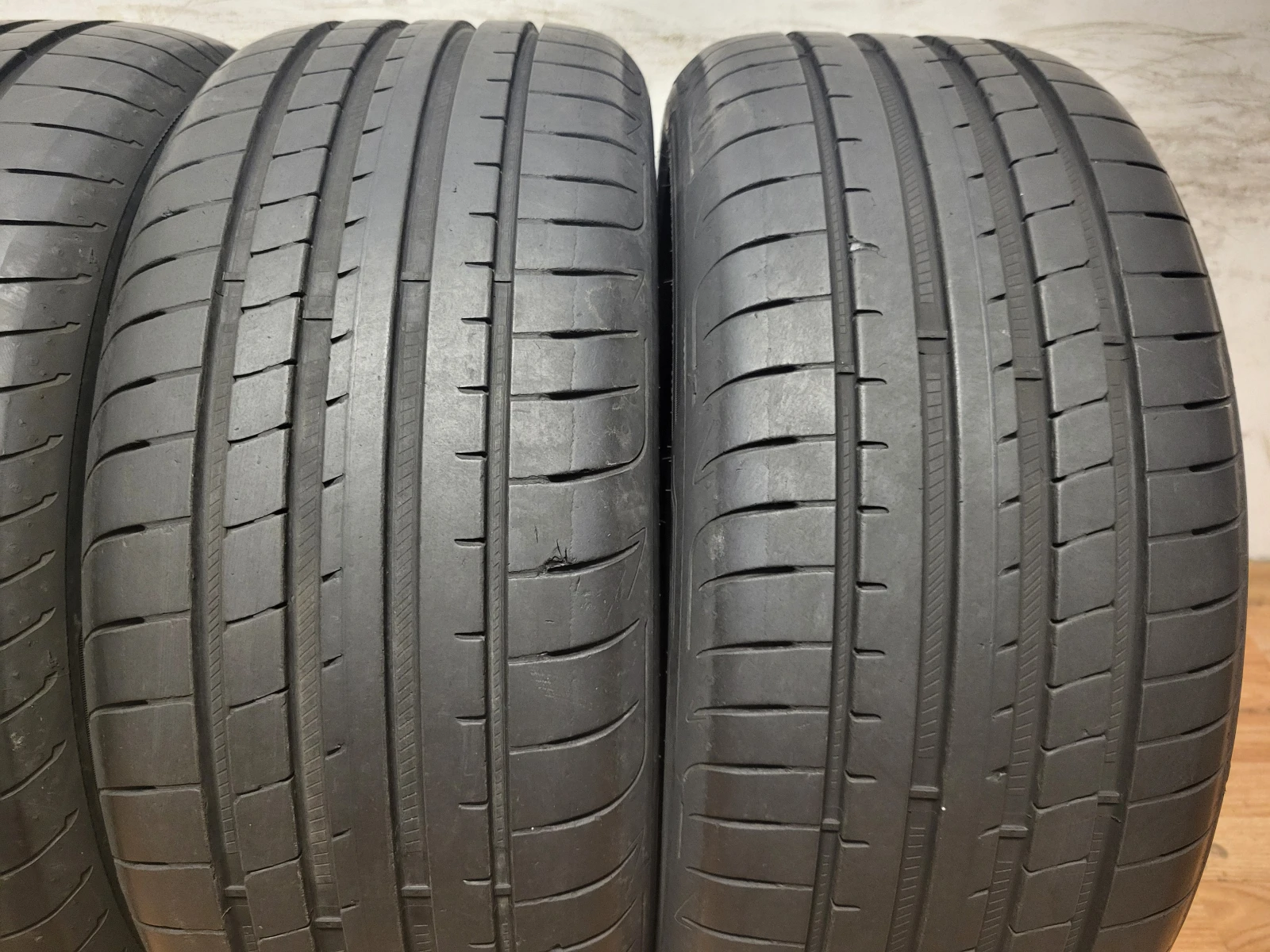 Гуми Летни 245/45R18, снимка 3 - Гуми и джанти - 55168435
