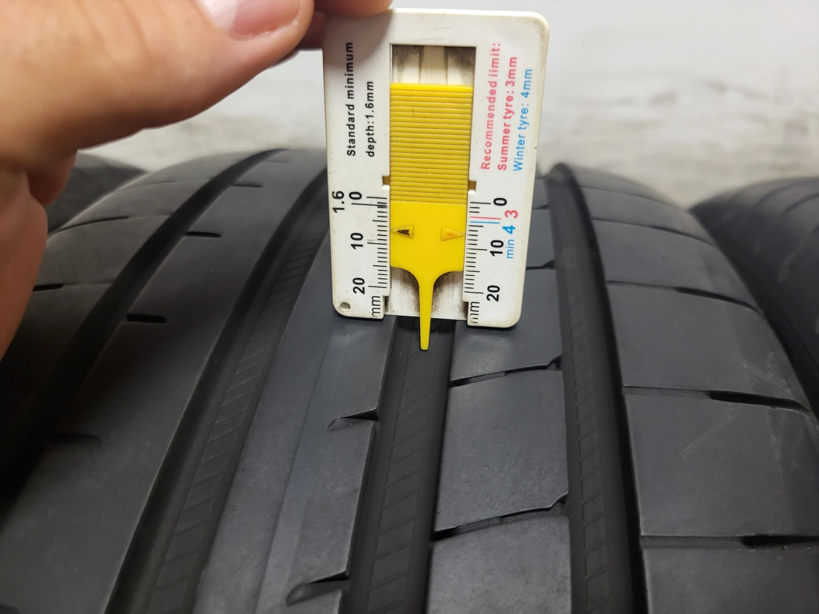 Гуми Летни 245/45R18, снимка 5 - Гуми и джанти - 55168435
