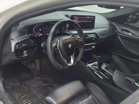 BMW 530 xDrive Luxury | Панорама | Кожа | Keyless | , снимка 11
