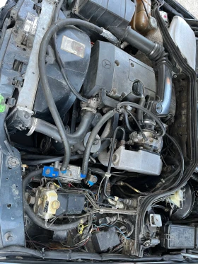 Mercedes-Benz 124 Е200, снимка 9