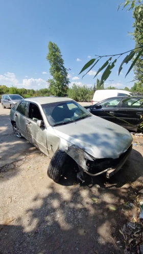 ������ Lexus IS 200