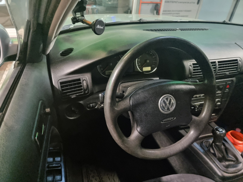 VW Passat 1.6 16v , снимка 5 - Автомобили и джипове - 46416403