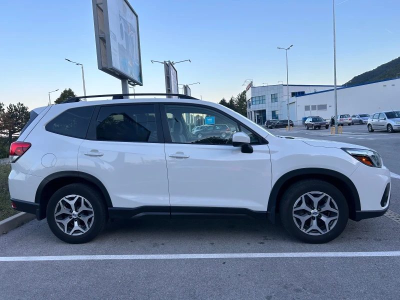 Subaru Forester 2.5 PREMIUM 4x4 KEYLESS/CAR PLAY 40000km, снимка 4 - Автомобили и джипове - 47388335