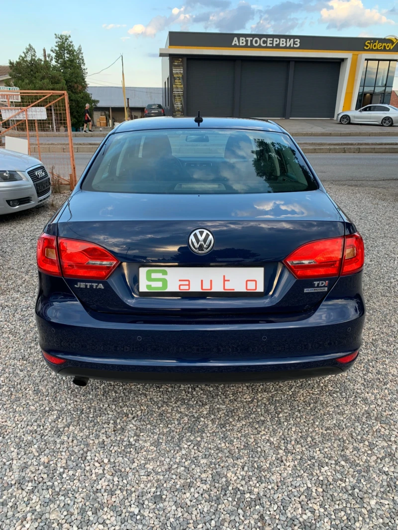 VW Jetta 1.6TDI, снимка 4 - Автомобили и джипове - 48273631