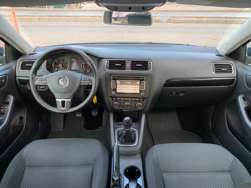 VW Jetta 1.6TDI, снимка 7 - Автомобили и джипове - 48273631