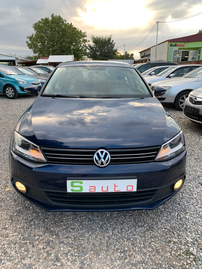 VW Jetta 1.6TDI, снимка 2 - Автомобили и джипове - 48273631