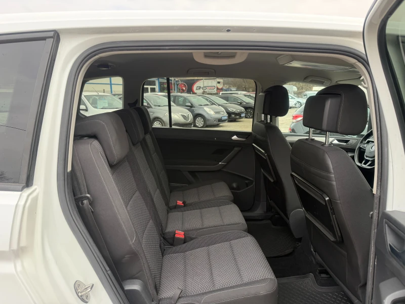 VW Touran 2.0TDI 6Speed DSG city safety, снимка 13 - Автомобили и джипове - 48979273