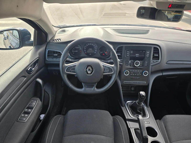Renault Megane 1.3 Tce, снимка 10 - Автомобили и джипове - 49908761