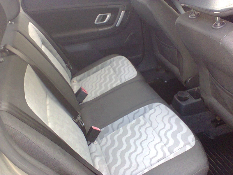 Skoda Fabia * * КЛИМАТИК* * , снимка 9 - Автомобили и джипове - 53106918