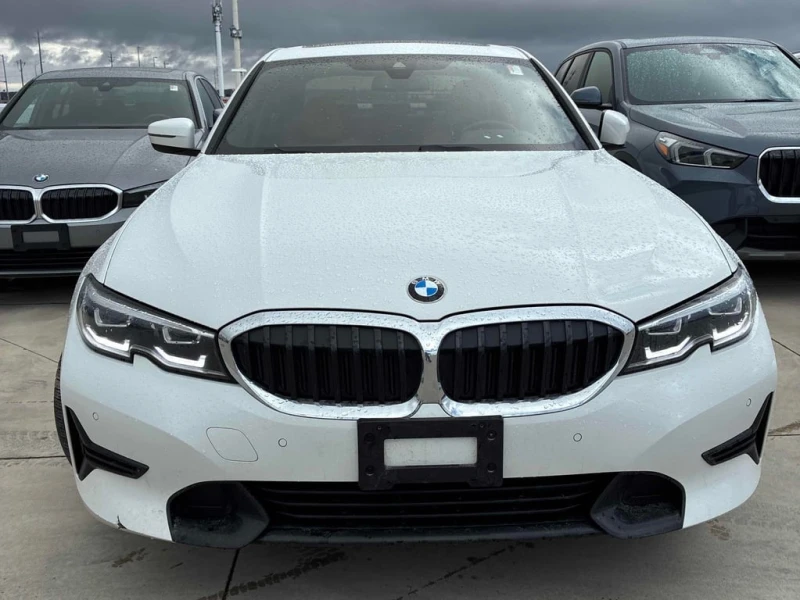 BMW 330 * 330i xDrive * CARFAX * БЕЗ ПЪРВОНАЧАЛНА ВНОСКА, снимка 6 - Автомобили и джипове - 53143584