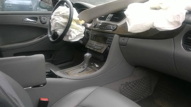 Mercedes-Benz CLS 320 3.2cdi, снимка 4 - Автомобили и джипове - 49530127