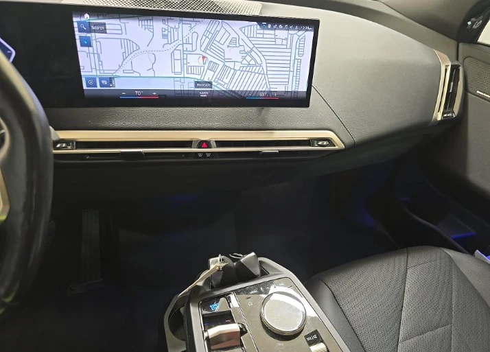 BMW iX, снимка 11 - Автомобили и джипове - 54743537