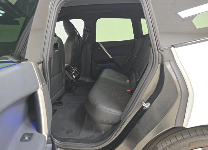 BMW iX, снимка 12 - Автомобили и джипове - 54743537