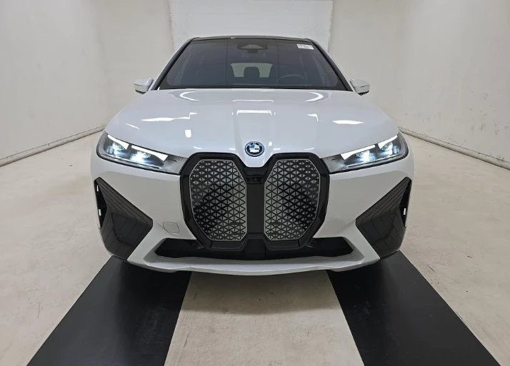 BMW iX, снимка 2 - Автомобили и джипове - 54743537