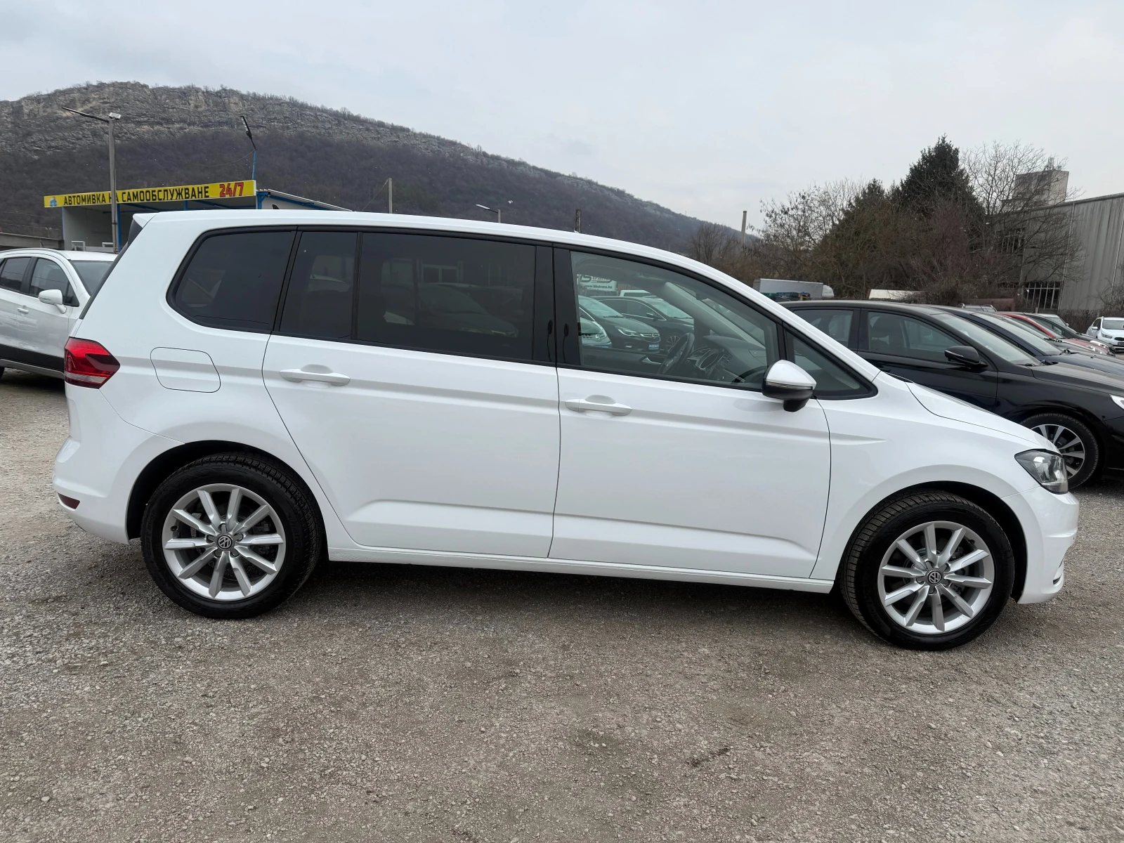 VW Touran 2.0TDI 6Speed DSG city safety - изображение 7