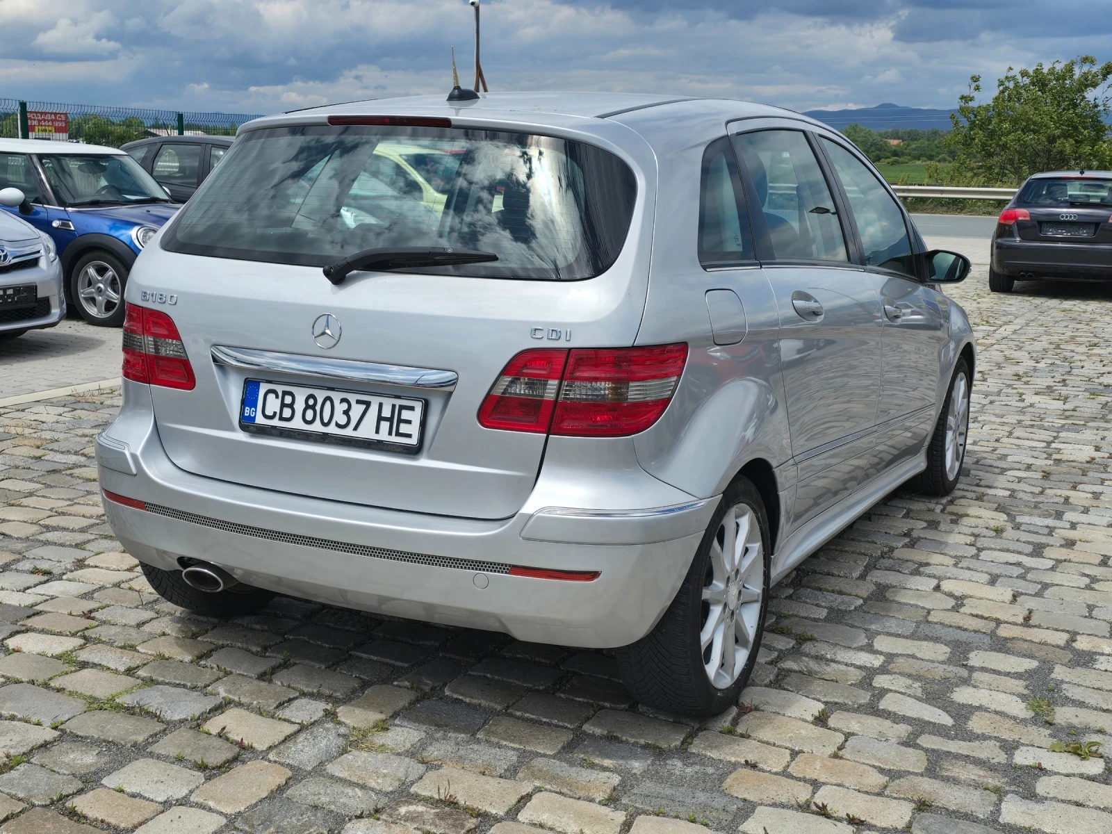 Mercedes-Benz B 180 CDI ОБСЛУЖЕН ВСИЧКО ПЛАТЕНО - изображение 8