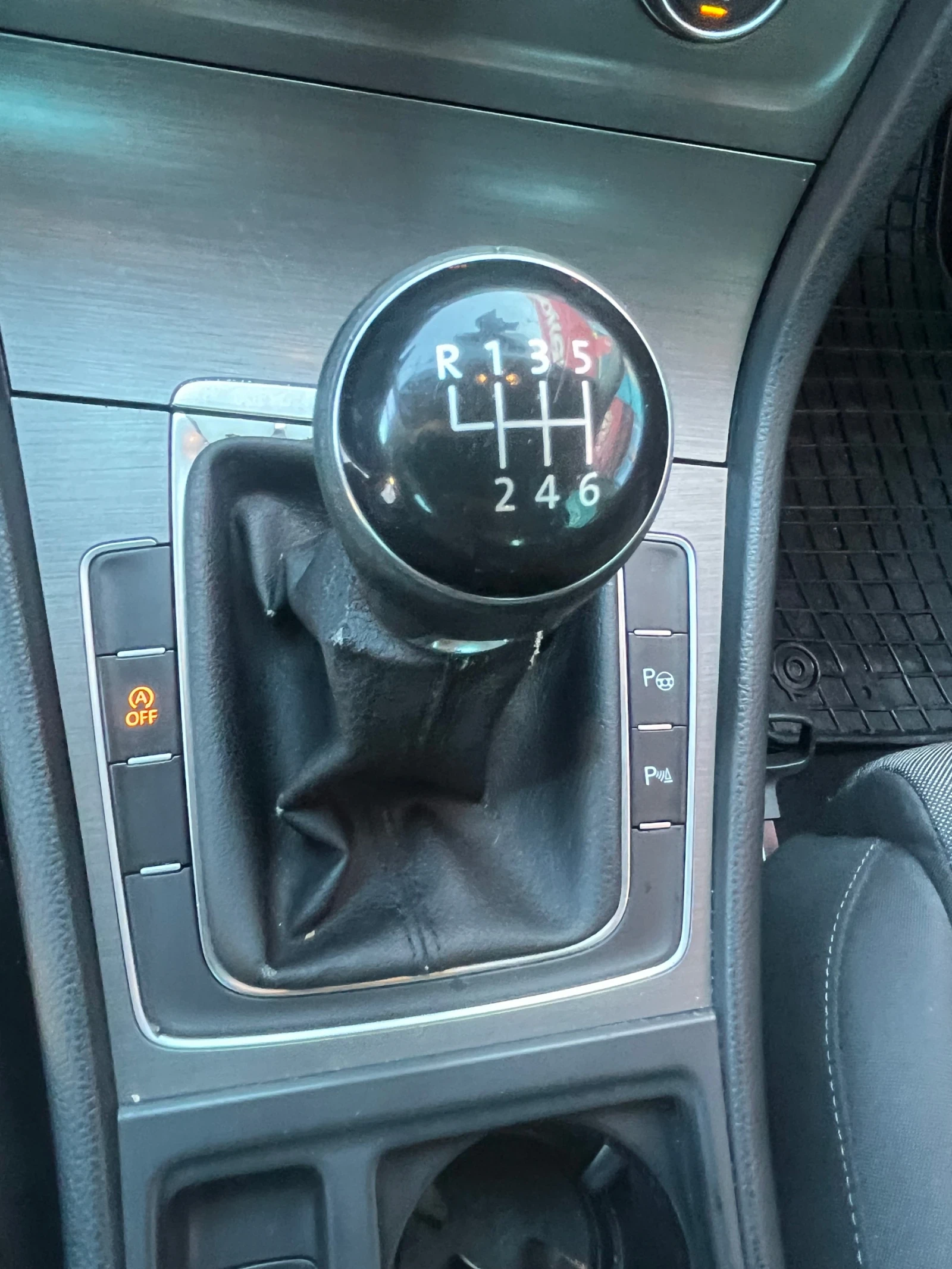 VW Golf 1.6TDI Bluemotion 110к.с 6-скорости - изображение 7