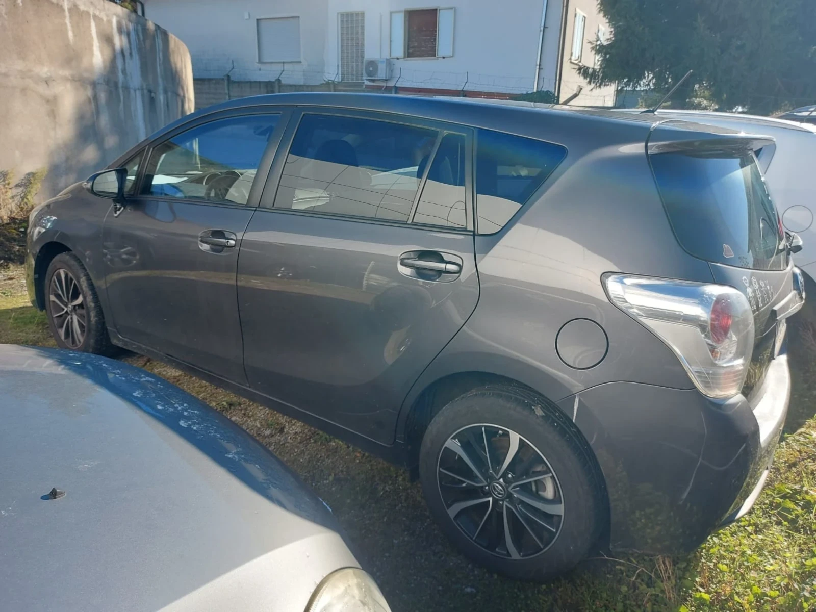 Toyota Verso ОЧАКВАН ВНОС/НАВИ/КАМЕРА/ПАНОРАМА/140000 КМ - изображение 3