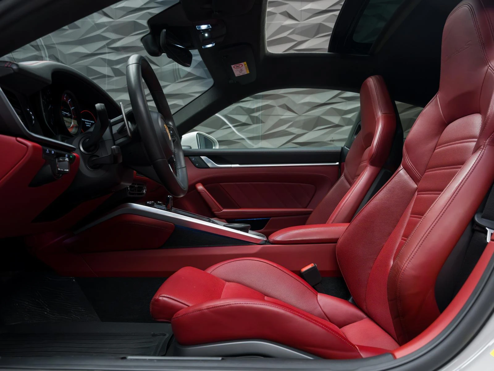 Porsche 911 TURBO S* PANO* BOSE* 360* CARBON* ОБДУХВ*  - изображение 9