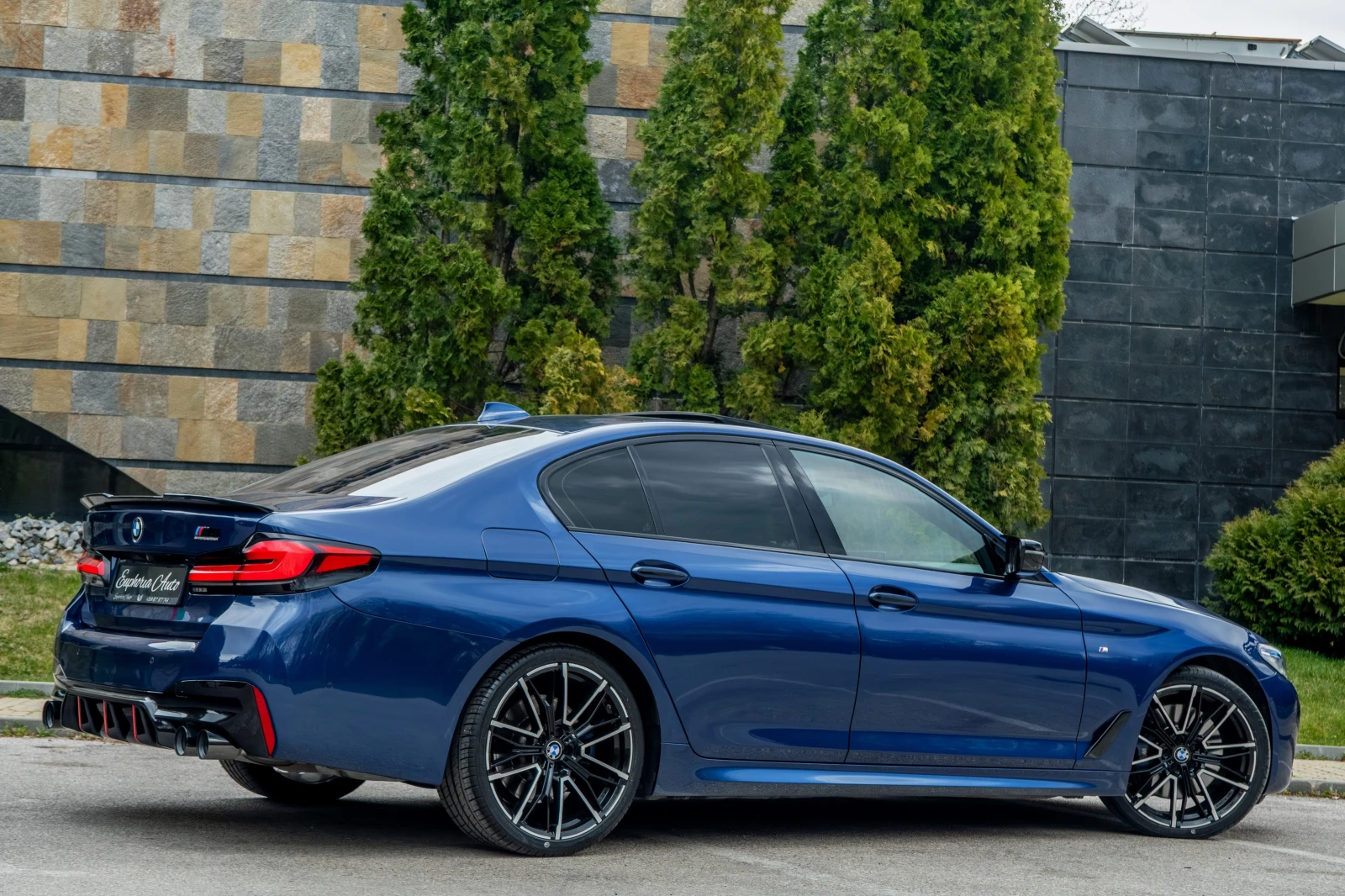 BMW 540 I* X-DRIVE* M-SPORT* LCI* CARBON* MASSAGE* 3XTV, снимка 5 - Автомобили и джипове - 53991335