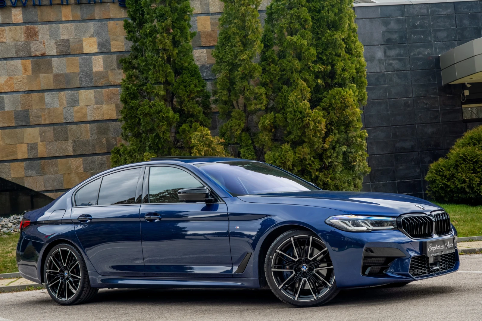 BMW 540 I* X-DRIVE* M-SPORT* LCI* CARBON* MASSAGE* 3XTV, снимка 7 - Автомобили и джипове - 53991335