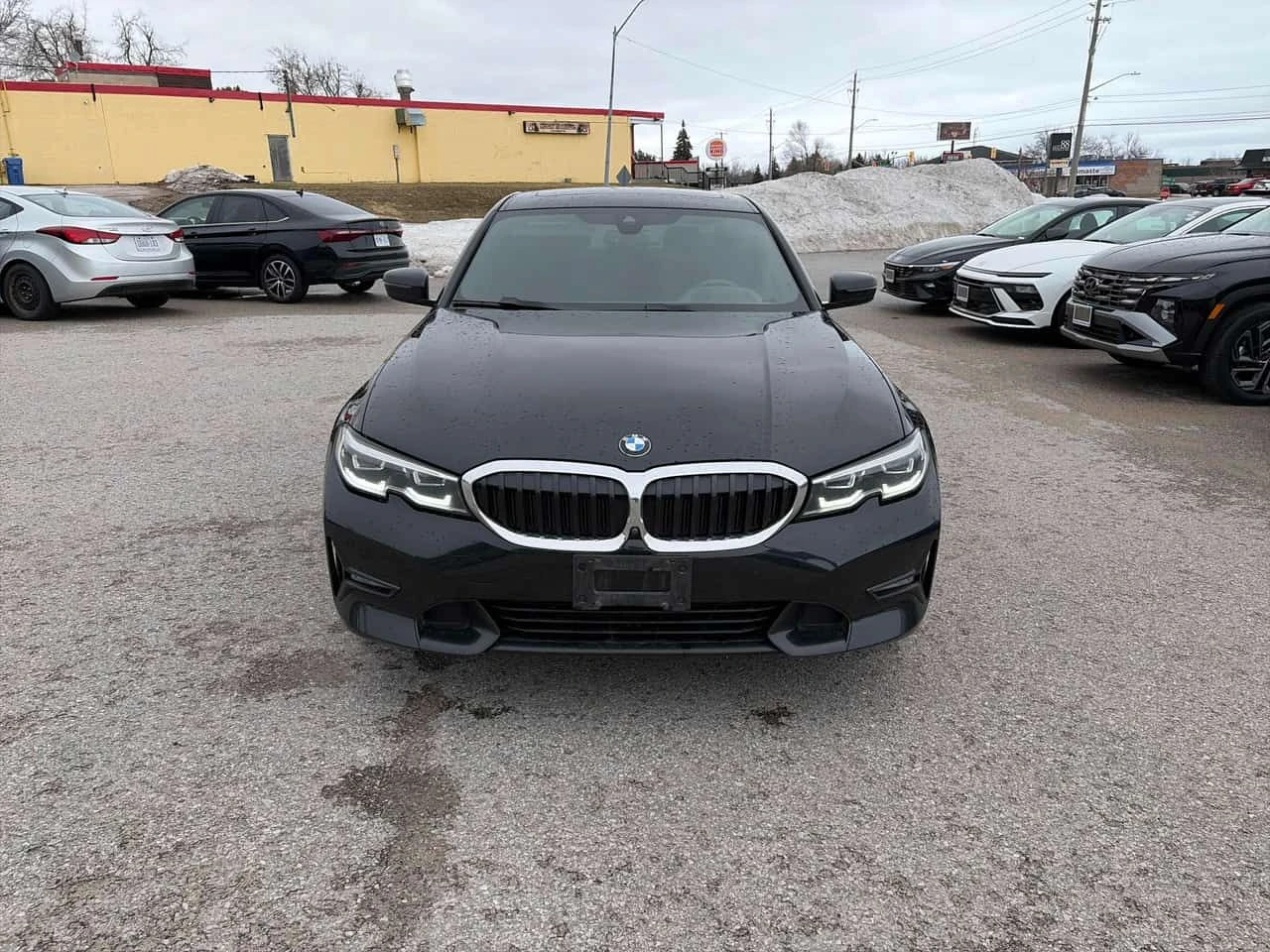 BMW 330 i xDrive/ШИБИДАХ/ВТОРИ ГУМИ И ДЖАНТИ, снимка 2 - Автомобили и джипове - 54057539