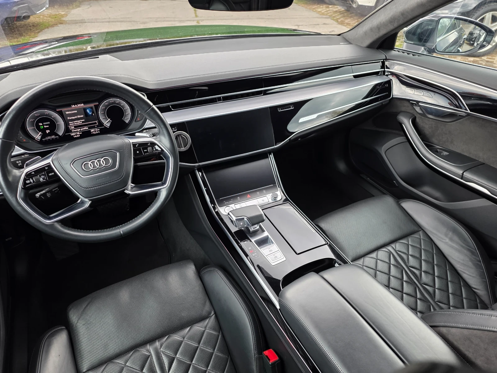 Audi A8 60TFSI / PLUG IN HYBRID / LASER , снимка 10 - Автомобили и джипове - 54239707