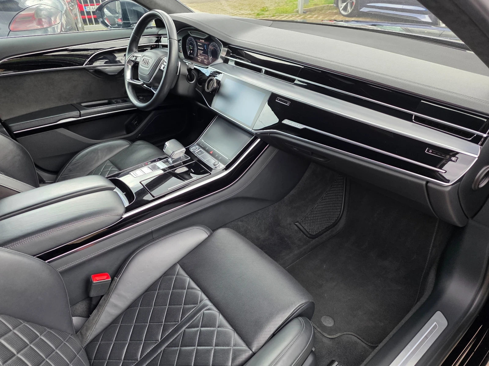 Audi A8 60TFSI / PLUG IN HYBRID / LASER , снимка 11 - Автомобили и джипове - 54239707