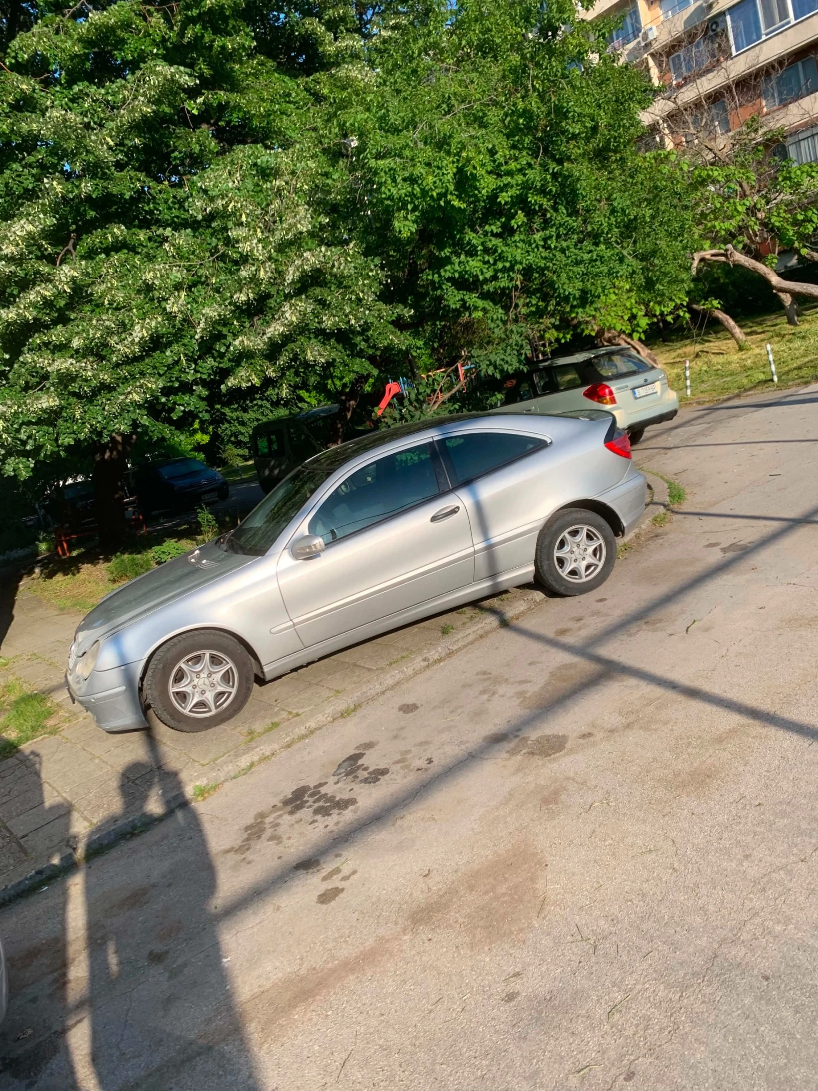 Mercedes-Benz C 220, снимка 2 - Автомобили и джипове - 55777561