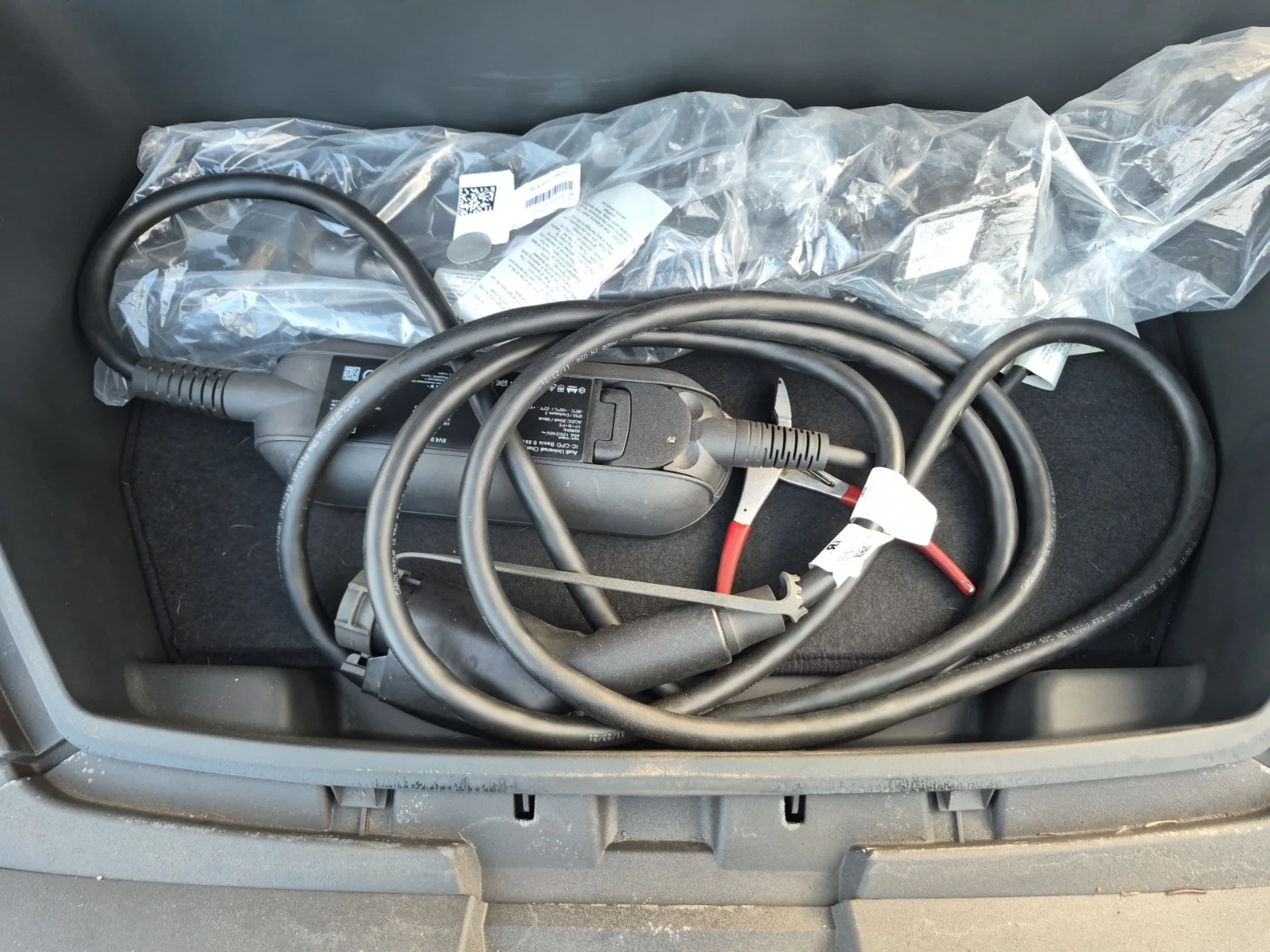 Audi E-Tron, снимка 12 - Автомобили и джипове - 56041141