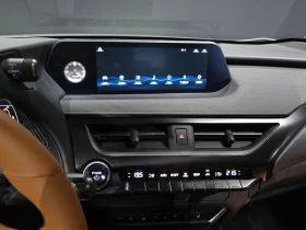 Lexus UX 250h 2WD, снимка 14