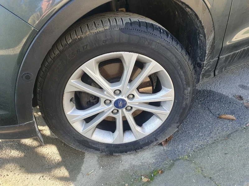 Ford Kuga Всички екстри за модела, снимка 11 - Автомобили и джипове - 52317395