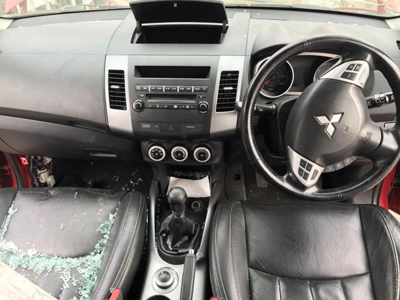 Mitsubishi Outlander 2.0d 140 ps кожа - изображение 10