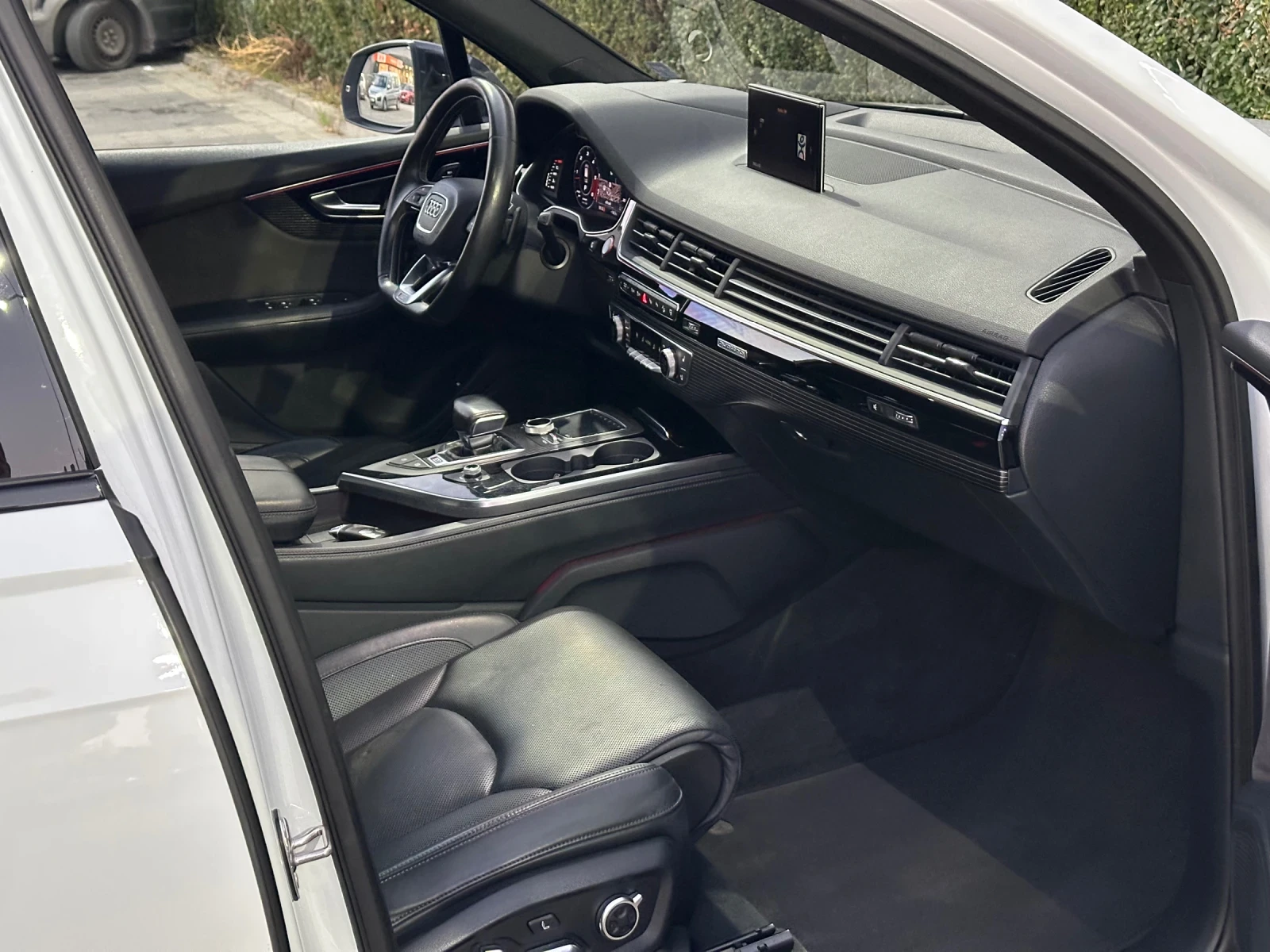 Audi SQ7   | Mobile.bg   11