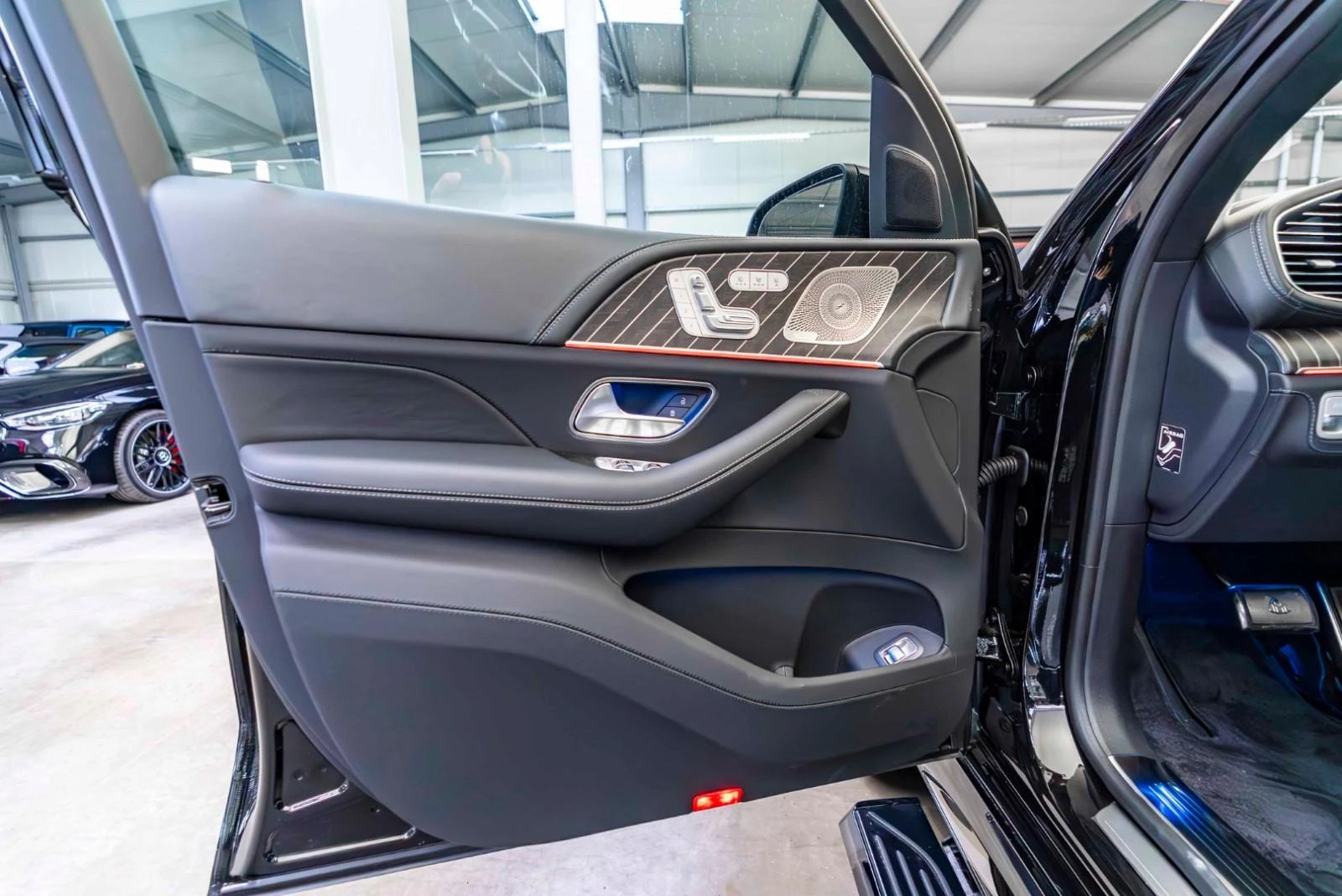 Mercedes-Benz GLS 600 MAYBACH/FACELIFT/NIGHT SERIES/EXCLUSIV/BURM/PANO/ - изображение 7