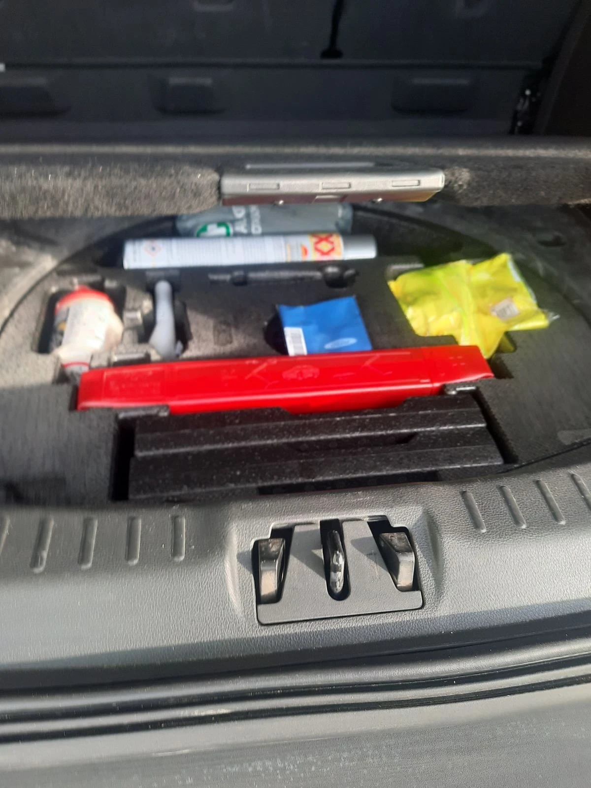 Ford Kuga Всички екстри за модела - изображение 10