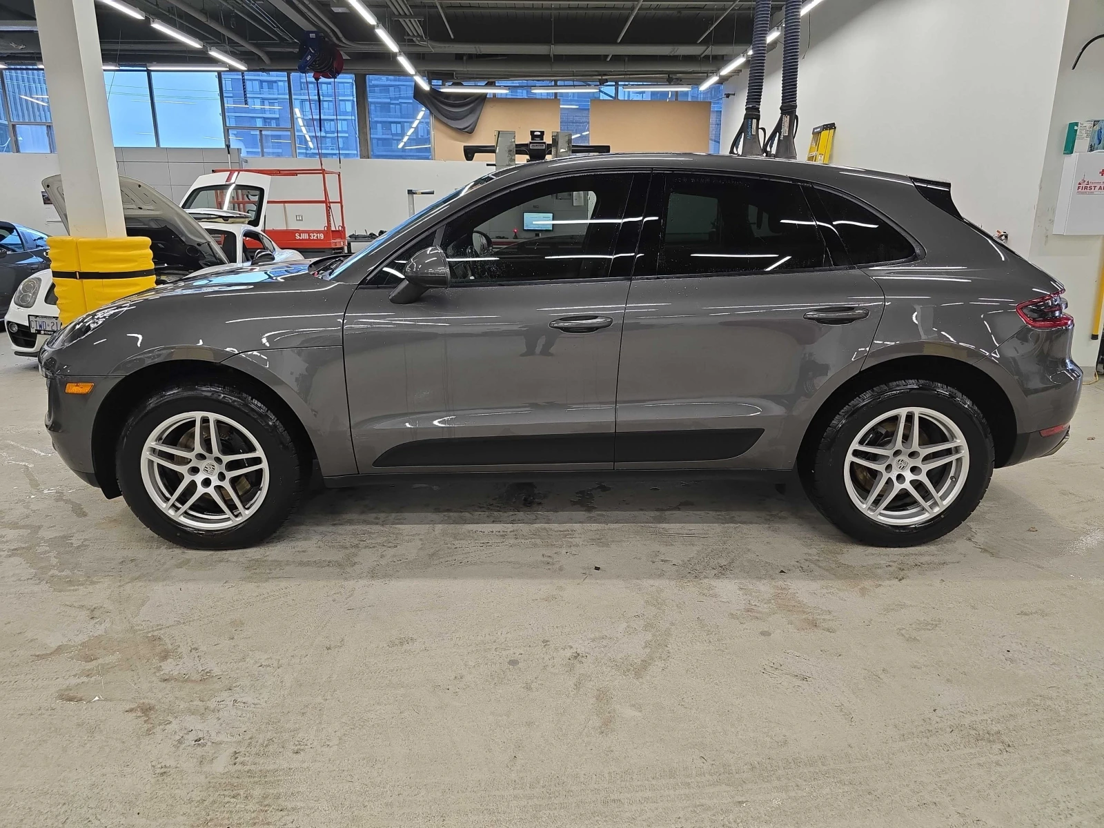 Porsche Macan * * CARFAX * * АВТО КРЕДИТ * *  - изображение 3