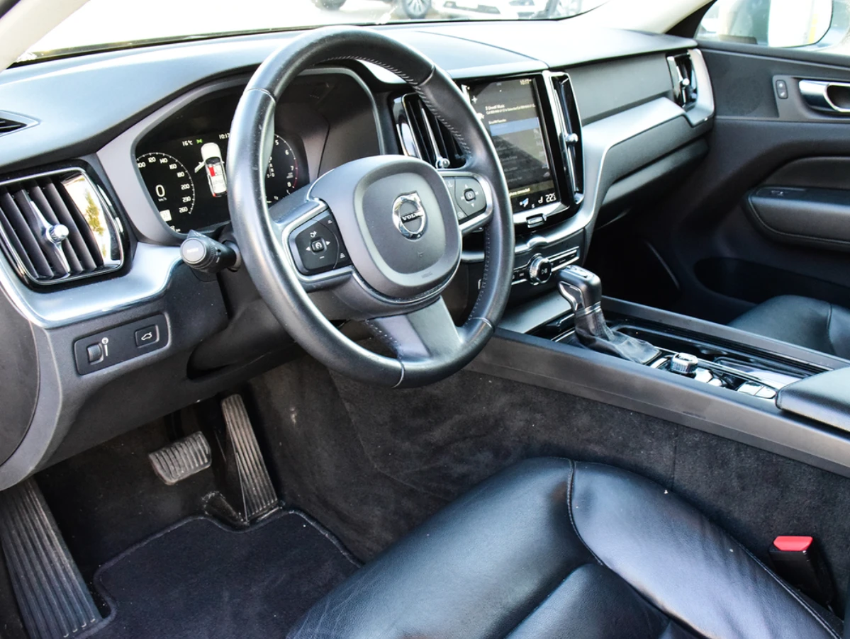 Volvo XC60 2021 Volvo XC60 T5 AWD Momentum - изображение 6