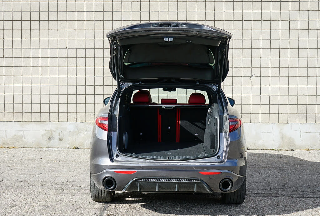 Alfa Romeo Stelvio, снимка 5 - Автомобили и джипове - 53829232