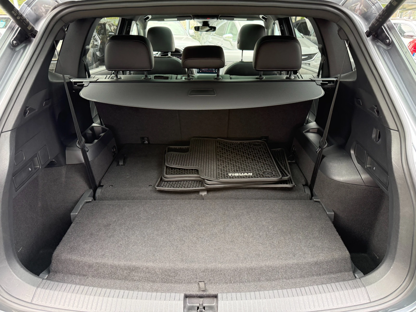 VW Tiguan R-LINE, ALLSPACE, 7-SEATS, снимка 17 - Автомобили и джипове - 54270431